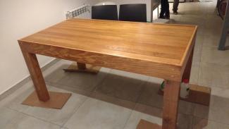 Una mesa en pinotea genial creada en el Taller Libre